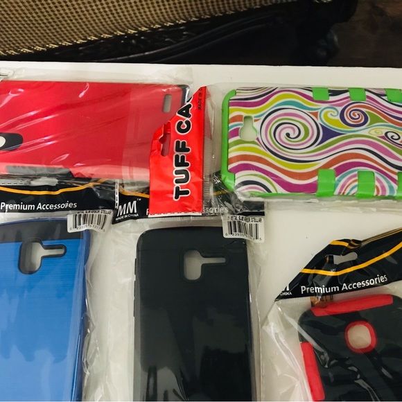 CELL PHONE COVER , CASES , SKINS AND OUTFITTERS - Picture 5 of 6